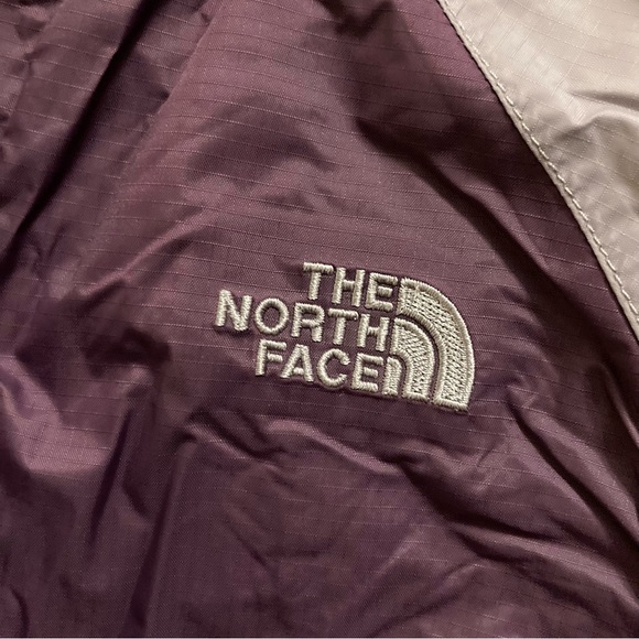 The North Face Purple Women’s Large Windbreaker Jacket - Picture 4 of 7